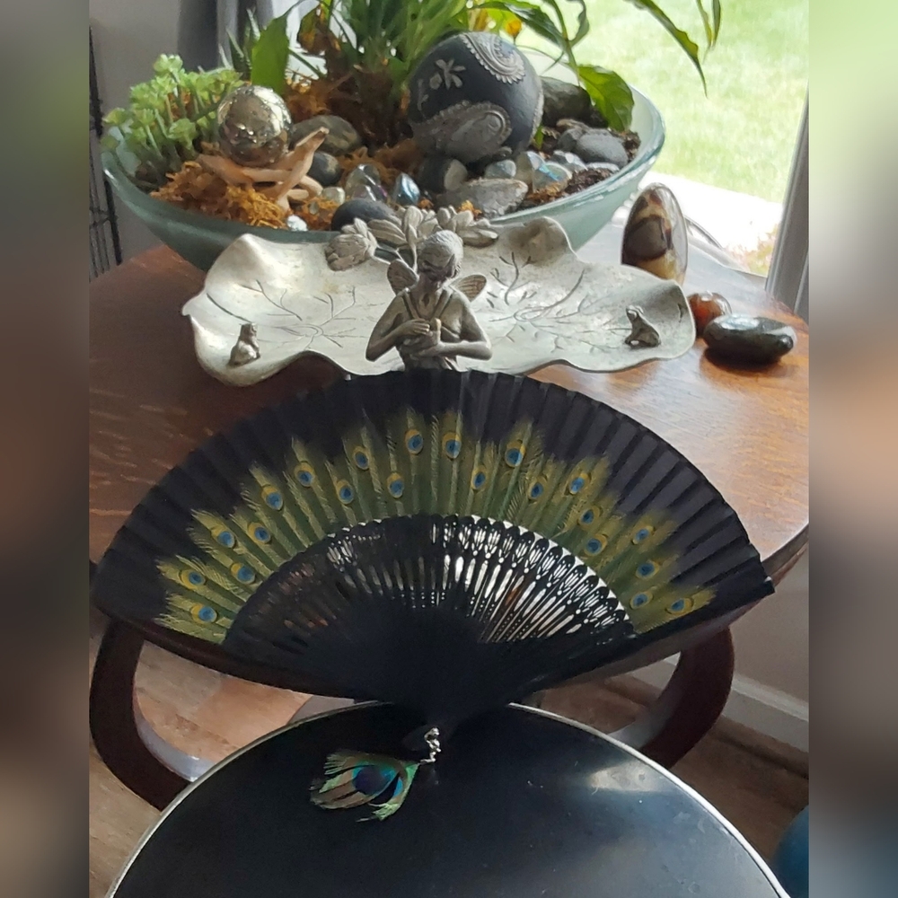 PEACOCK HAND MADE FOLDABLE HAND FAN - Picture 5 of 5